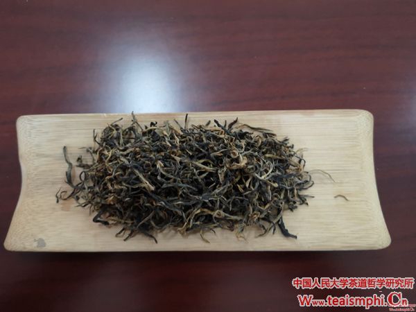 李锡洪：茶系“三北”，关怀到“胃”